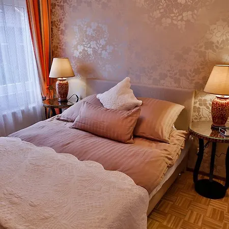 Golden Treasure Deluxe Apartment